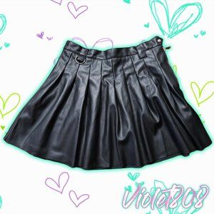 [L] Streetwear Society Black Vegan Leather Pleated Mini Skirt